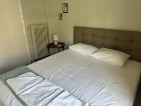 2 Bd Modern Apt with Balcony in Pagrati